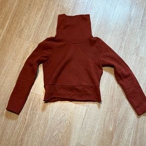 ALO yoga turtle neck top